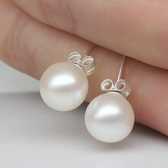 *NEW 925 Sterling Silver Pearl Stud Earrings - Picture 1 of 7